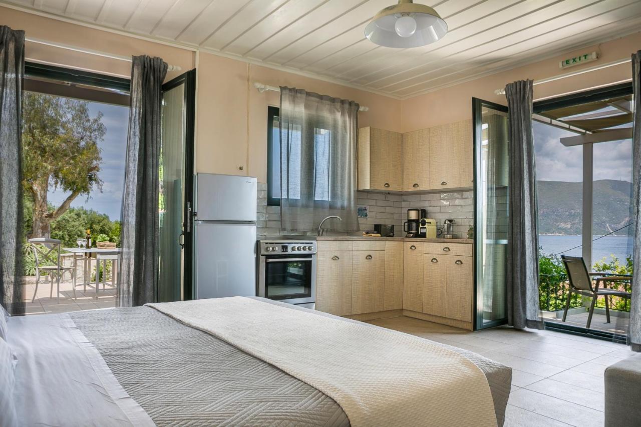 Martini Waterfront Suites Fiskardo Exterior photo